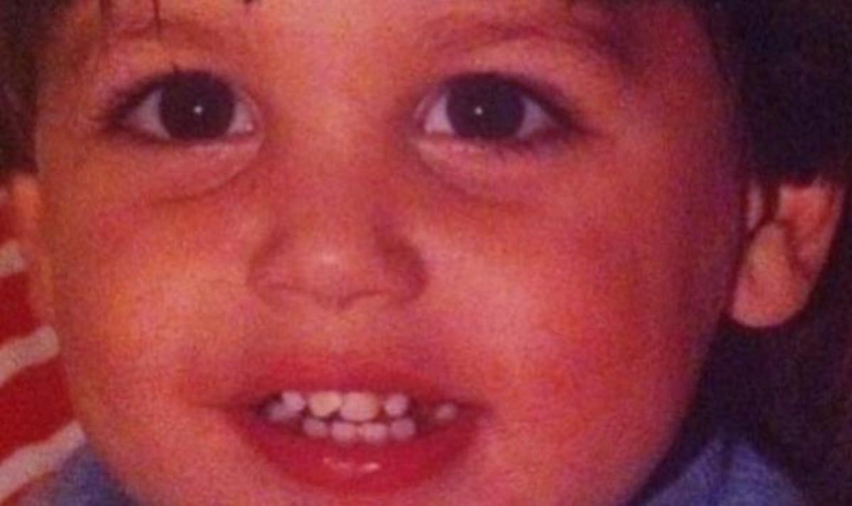 Μπορείτε να μαντέψετε ποιος διάσημος Έλληνας είναι το αγοράκι της φωτογραφίας;