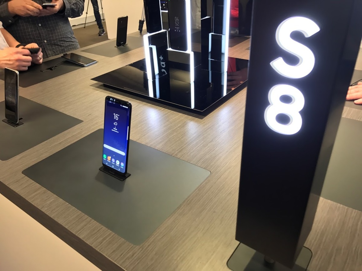 Η Samsung παρουσίασε το νέο Galaxy S8!