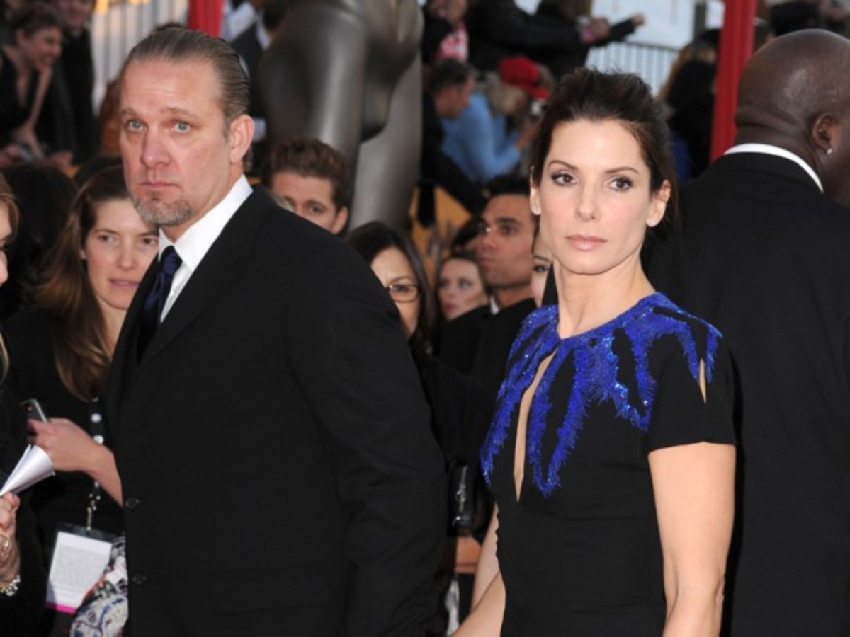 Αστυνομία έξω από το σπίτι της Sandra Bullock!