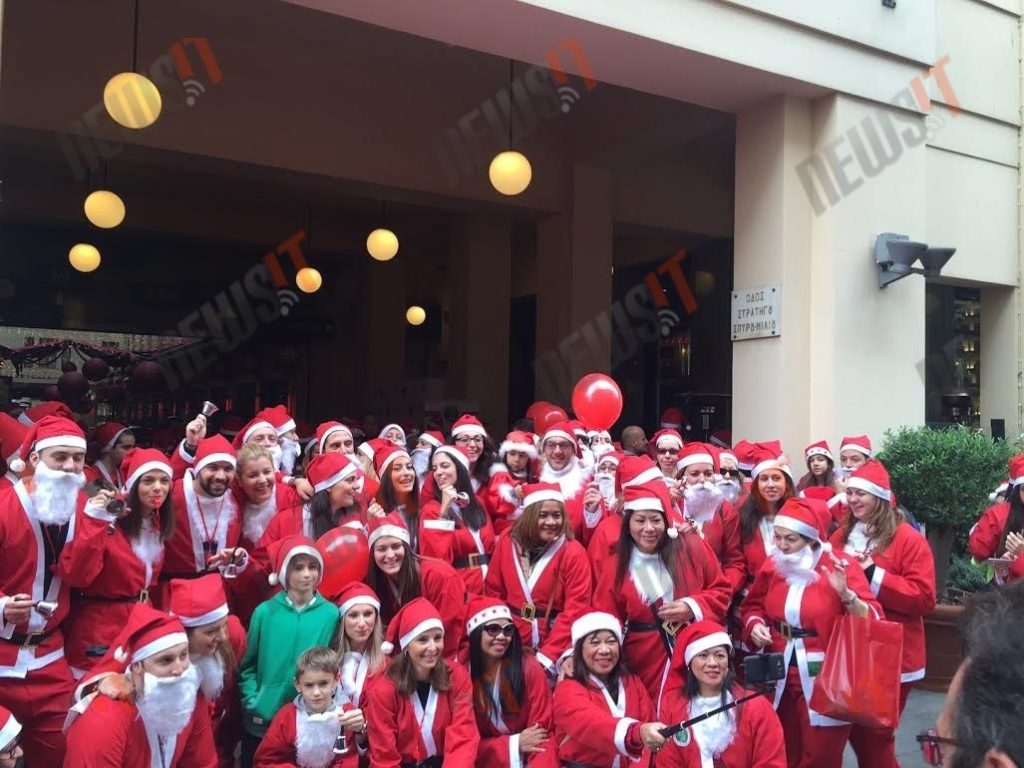 Santa Run: “Πλημμύρισε” Άγιους Βασίληδες το κέντρο! [vids, pics]