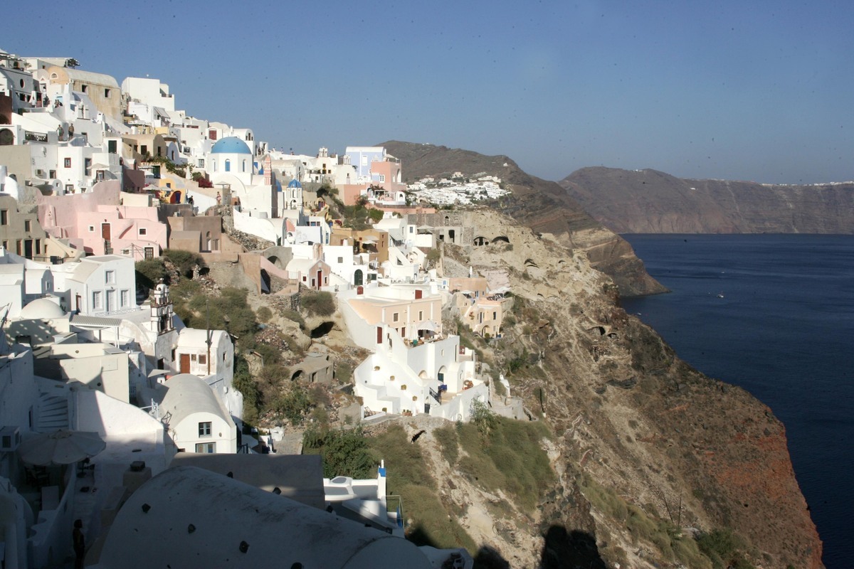 Έρχεται αύξηση ΦΠΑ σε Μύκονο, Σαντορίνη και άλλα “κοσμοπολίτικα” νησιά – Ποια εξαιρούνται και που θα διατηρηθεί μειωμένος συντελεστής