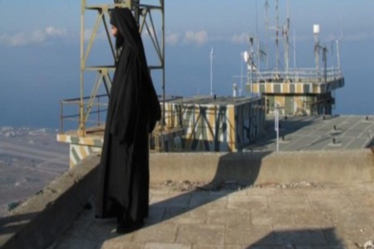 Μοναστήρι στη Σαντορίνη κήρυξε “πόλεμο” στο ΝΑΤΟ