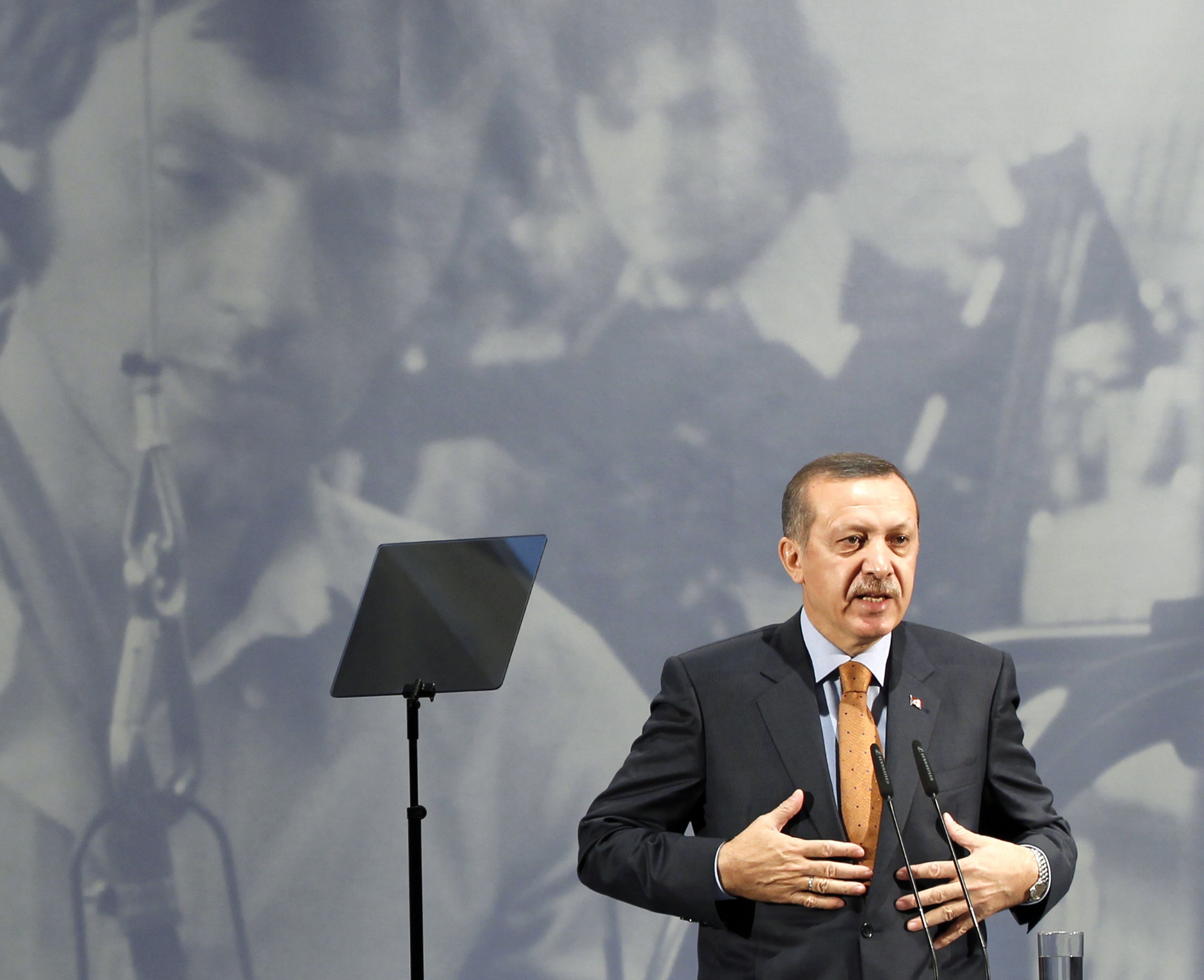 Eρντογάν: “Εύχομαι ο φίλος μου ο Γιώργος να βρει λύση στο πρόβλημα”