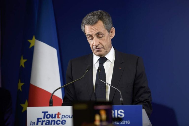Γαλλία – «Βόμβα»: Εκτός προεδρικών εκλογών ο Σαρκοζί! Προβάδισμα Φιγιόν στη Δεξιά