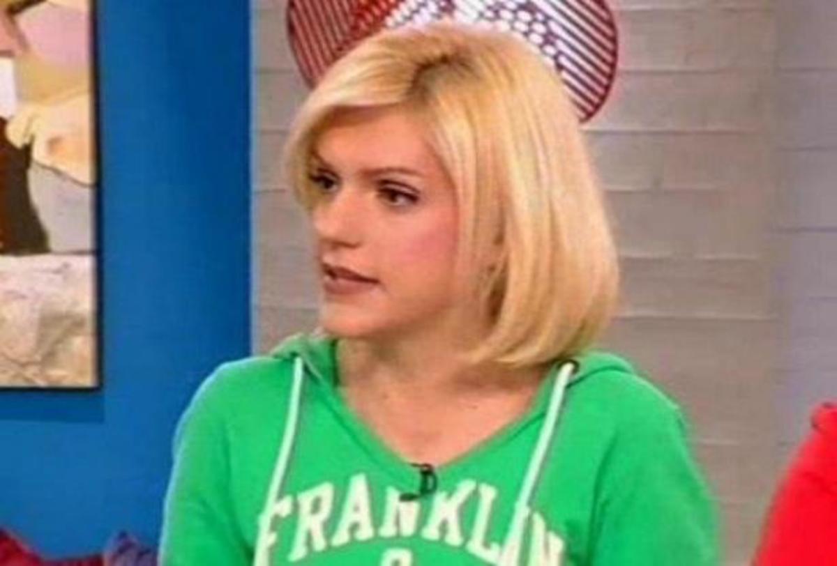 Σάσα Σταμάτη:«Καλά κάνουν και με κράζουν γι΄ αυτό που είπα για την Μανωλίδου! Έκανα μακακία!»