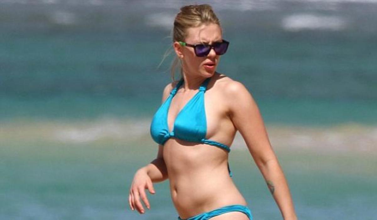 H Scarlett Johansson, το sexy μαγιό και τα καυτά φιλιά στην παραλία!
