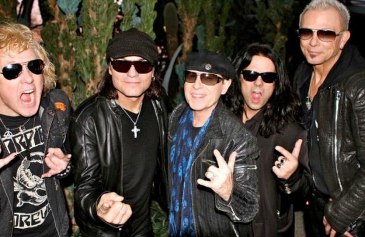 Τι “δουλειά” έχουν οι θρυλικοί Scorpions στη… Βουλή;