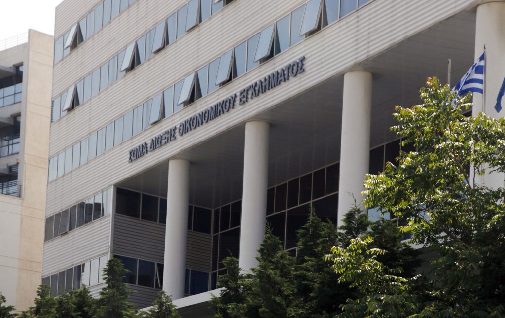 Δεν είναι 36 – Είναι 60 οι πολιτικοί που ελέγχει το ΣΔΟΕ