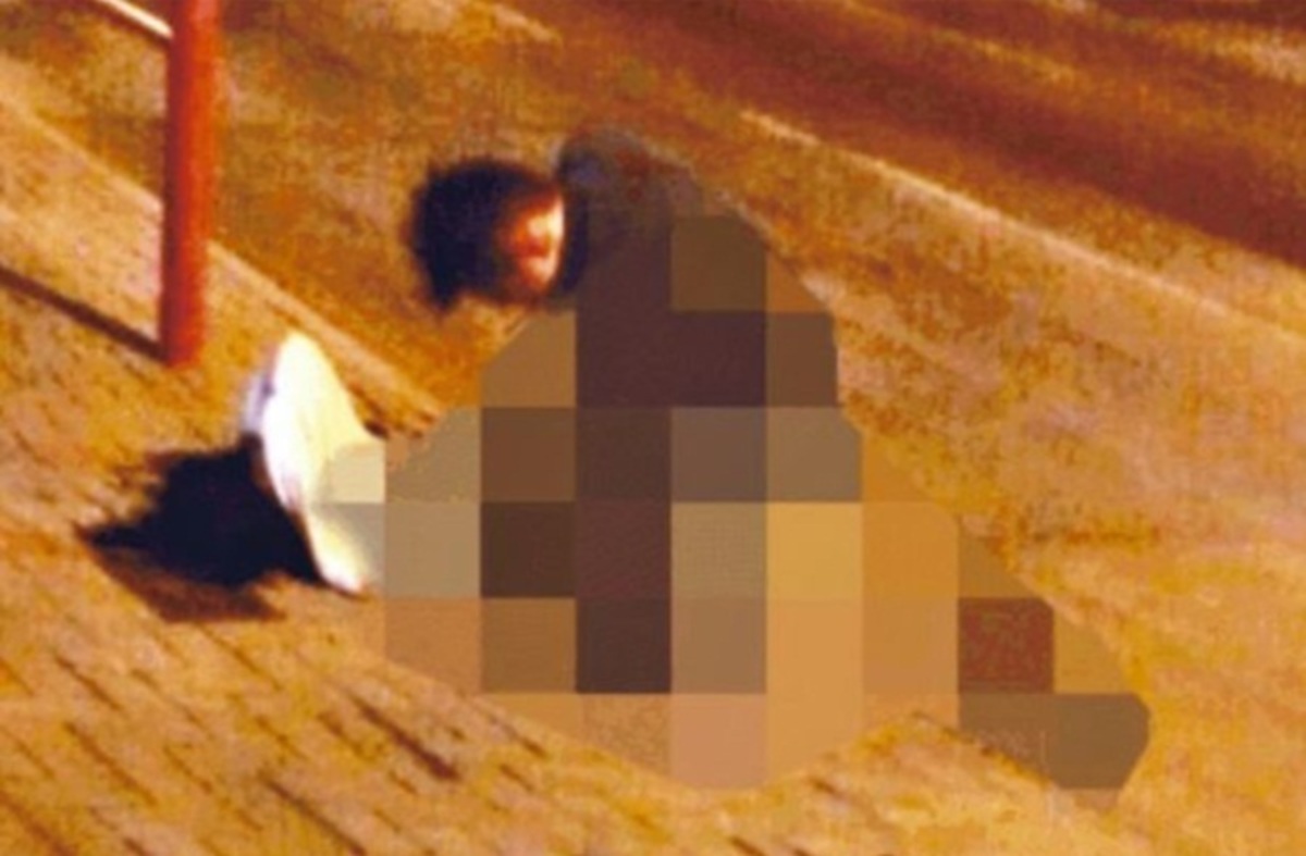 Σεξ στο… πεζοδρόμιο και “χειροπέδες”! (ΒΙΝΤΕΟ)