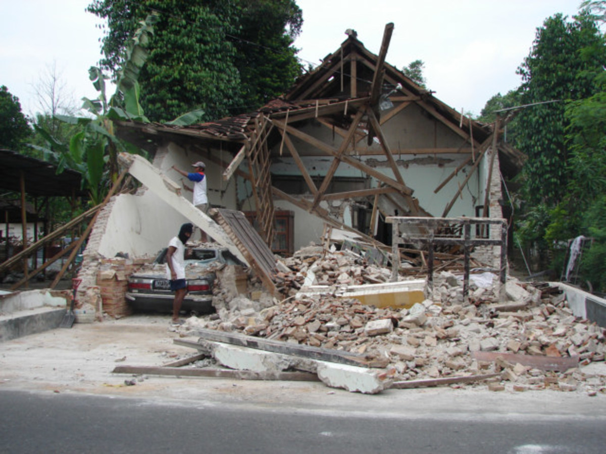 Σεισμοί 7,1 και 6,6 στην Ινδονησία