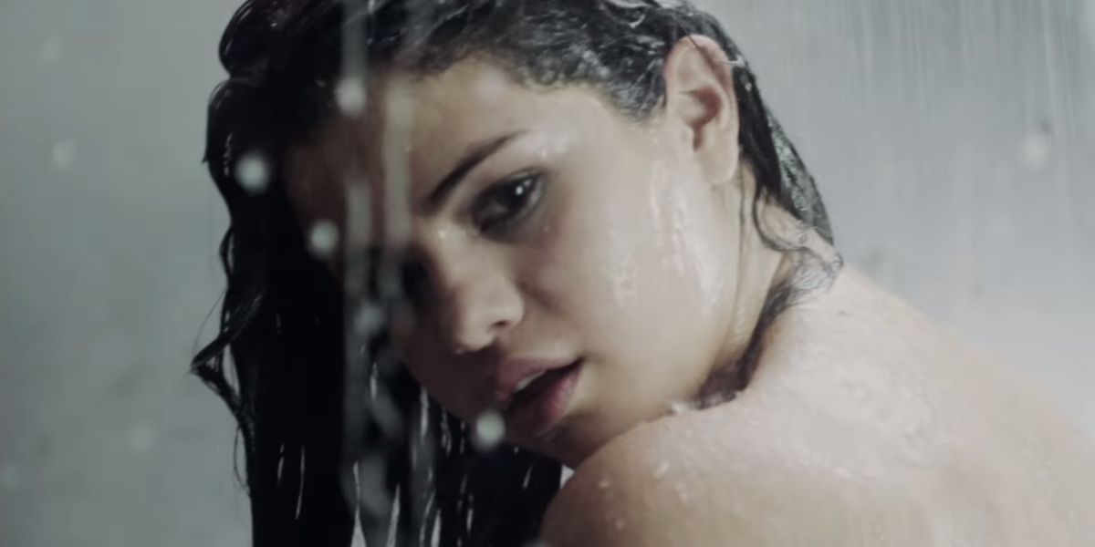 Δείτε τη Selena Gomez… γυμνή στο ντους!