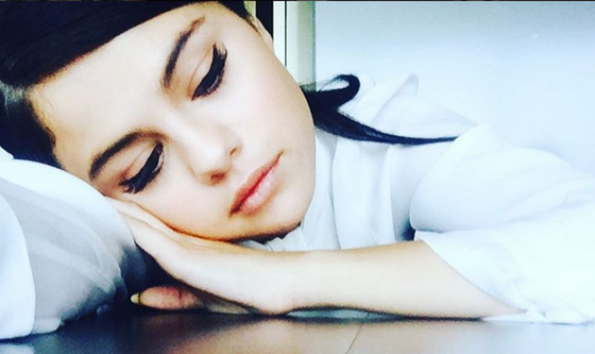 H Selena Gomez εξηγεί γιατί αποφάσισε να φωτογραφηθεί σχεδόν γυμνή!