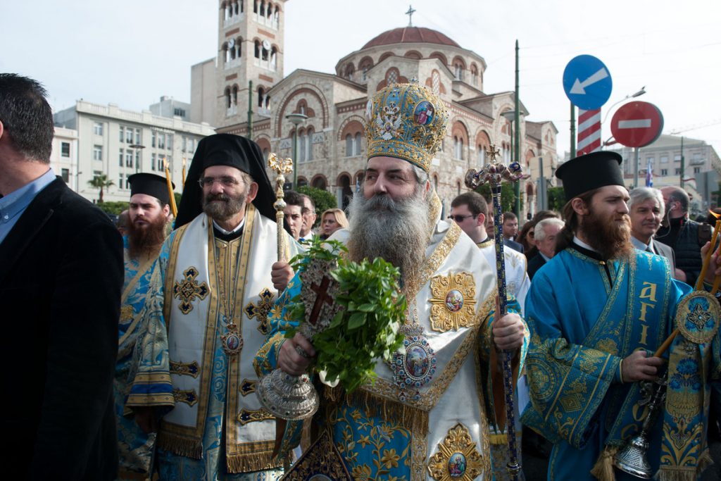 Μύδροι Πειραιώς Σεραφείμ κατά Τσίπρα, Καμμένου και Φίλη για το μάθημα των Θρησκευτικών