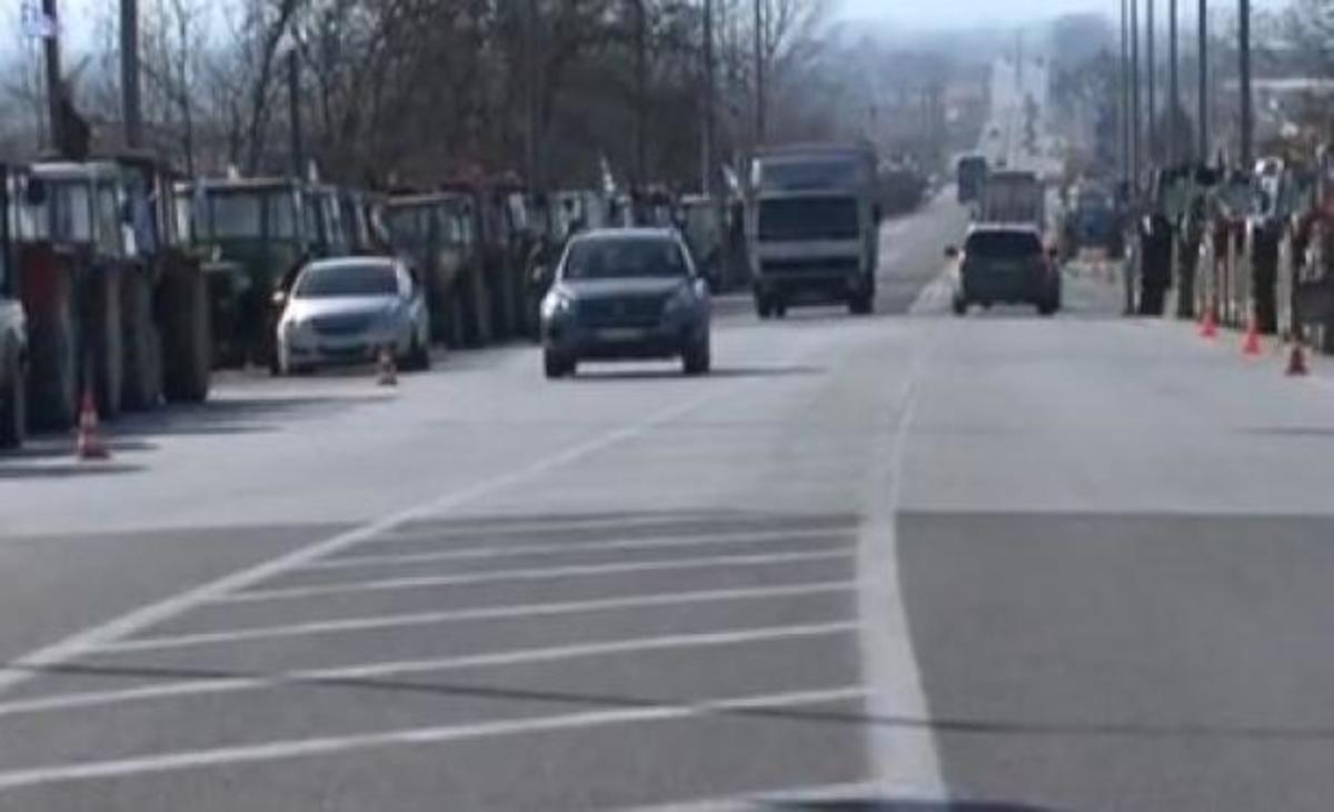 Σέρρες: Αγρότες έκλεισαν το δρόμο στον Λευκώνα! ΒΙΝΤΕΟ