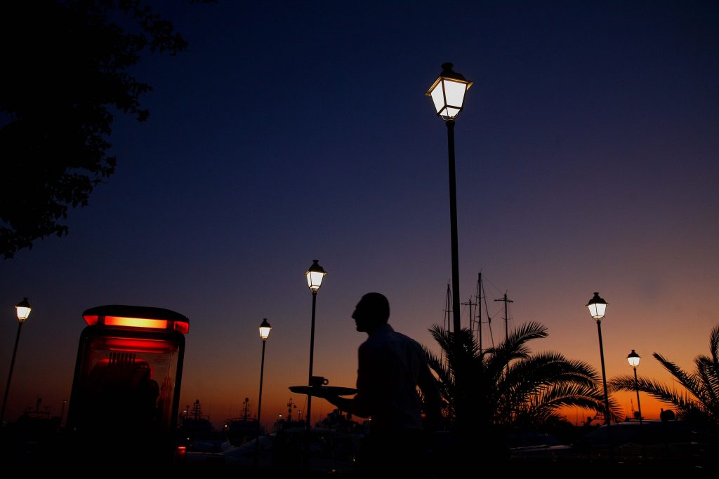 Η «μαύρη» εργασία ζει και βασιλεύει! Ανασφάλιστος ένας στους τρεις εργαζόμενους