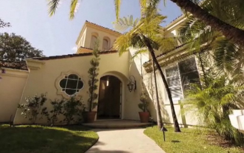 Η κάμερα μπήκε στη μυθική έπαυλη της Sharon Stone!