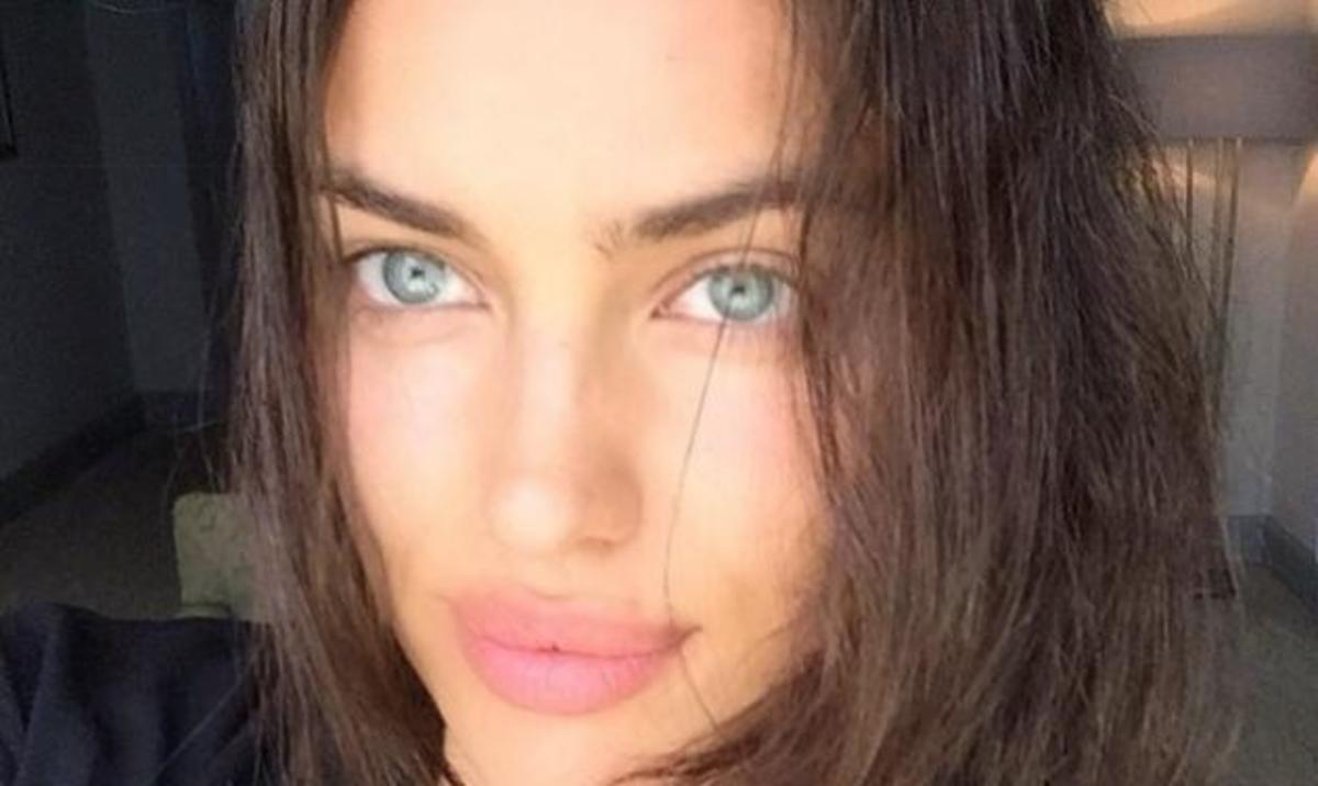 H σέξι Irina Shayk παίζει στο χιόνι φορώντας μαγιό!