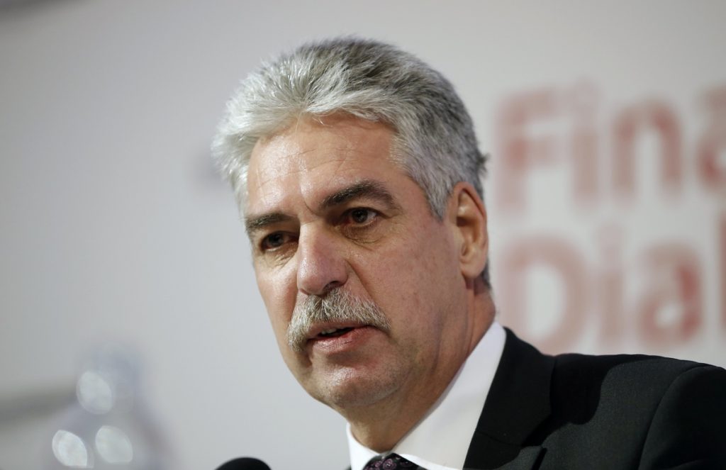 Σέλινγκ: Να ξεχάσετε το τρίτο πακέτο βοήθειας αν δεν τηρηθούν οι συμφωνίες