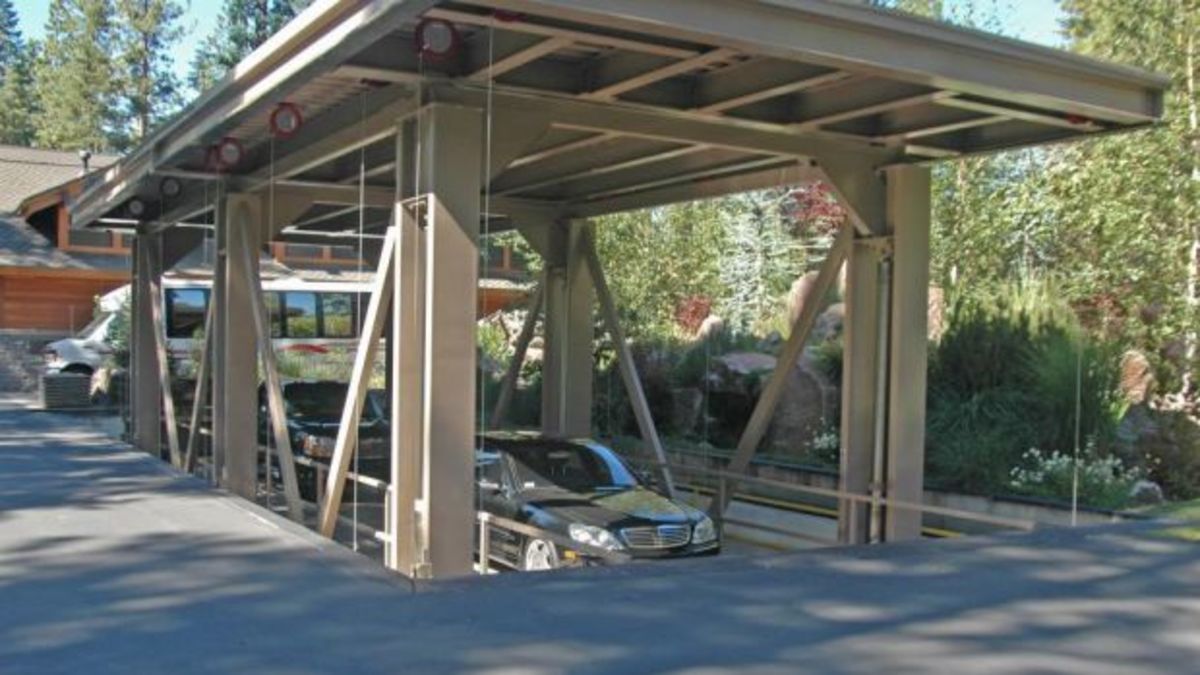 Ένα απίστευτο υπόγειο γκαράζ που κόστισε $5 εκατ. (VIDEO)