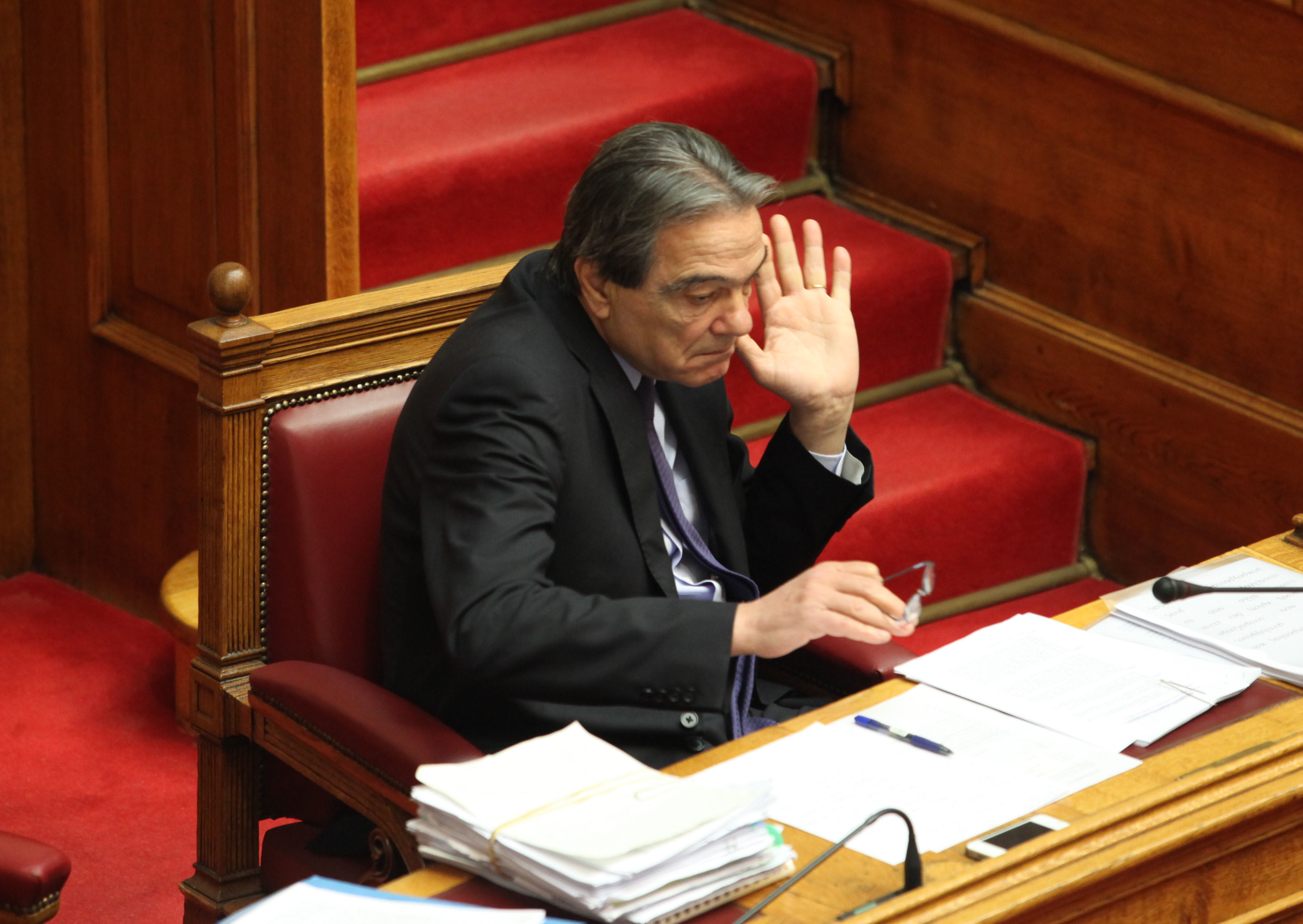 Απειλεί να καταψηφίσει ο Ν. Σηφουνάκης φόρο ακινήτων και πλειστηριασμούς
