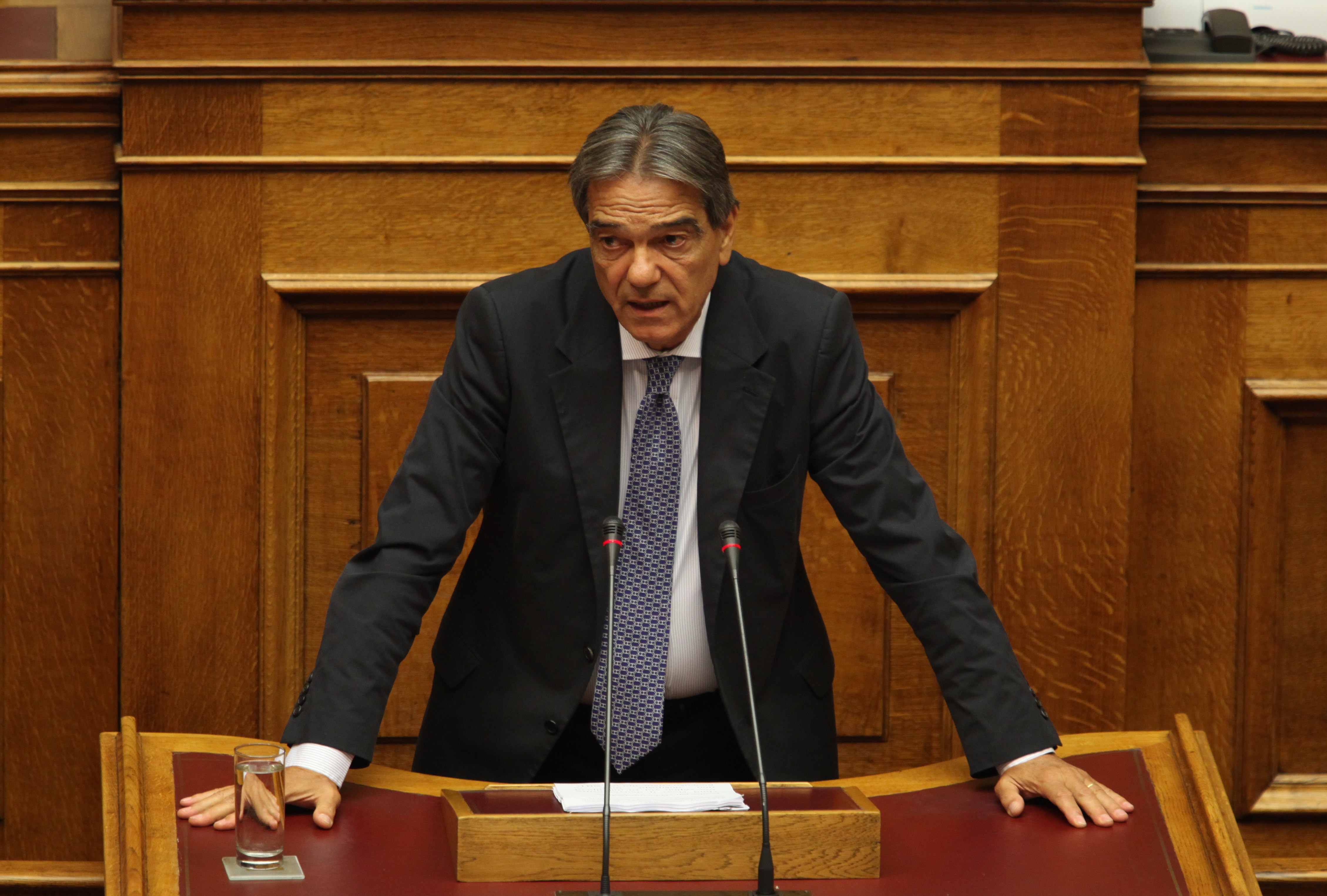 Σηφουνάκης: Επίθεση σε κληρικούς που καλούν τους πολίτες να μην πληρώνουν