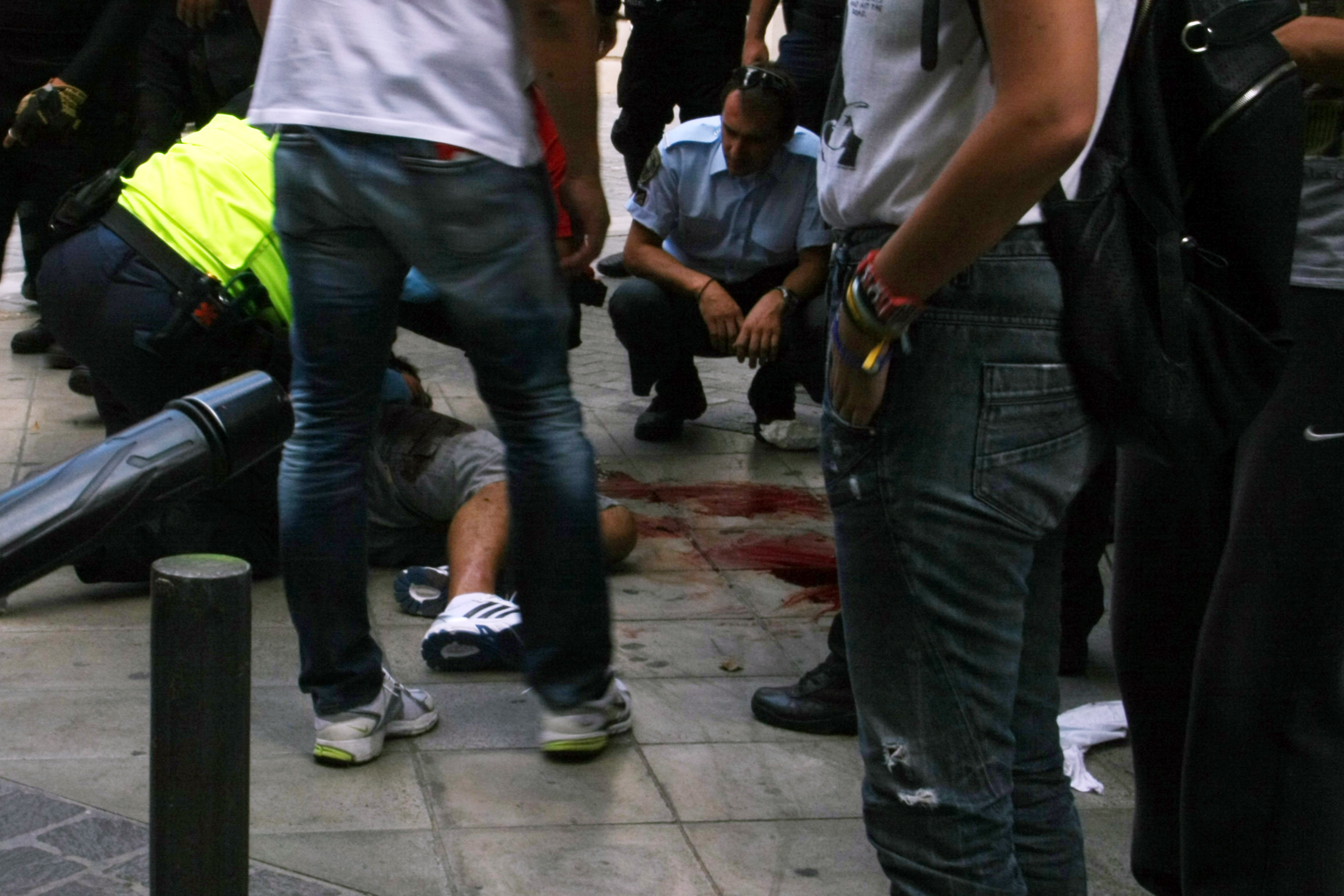 Επεισοδιακή σύλληψη του Νίκου Μαζιώτη στο κέντρο της Αθήνας – Πυροβολισμοί στην Μητροπόλεως! ΦΩΤΟ