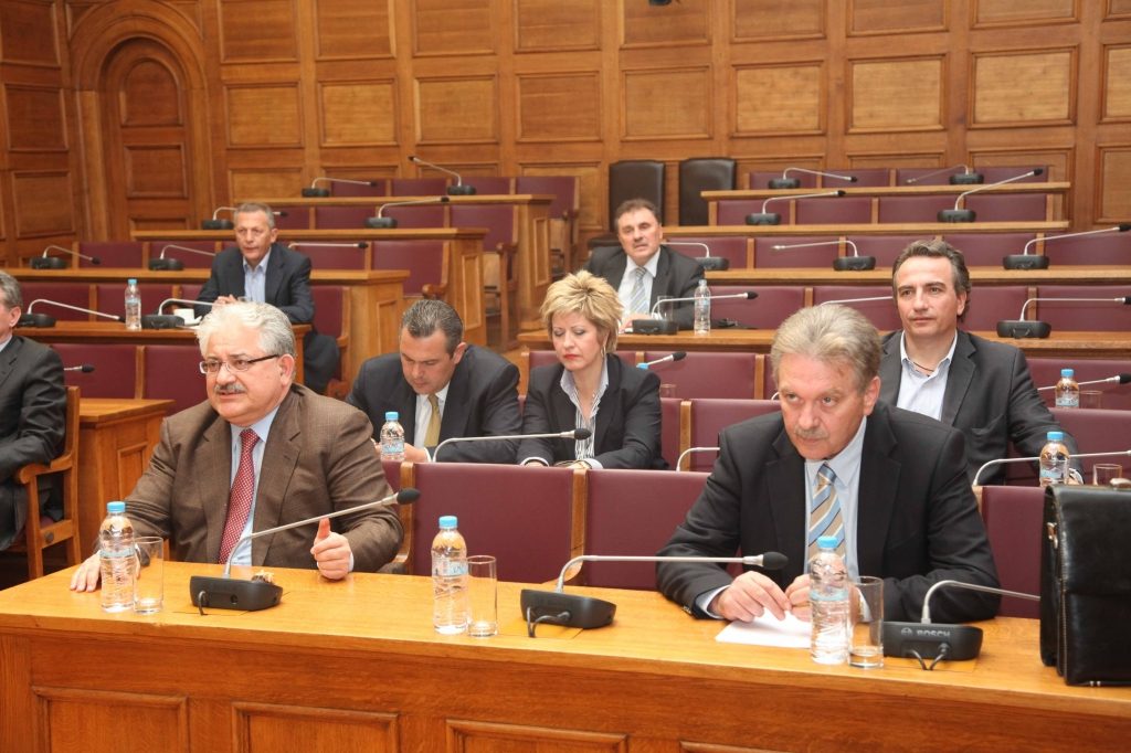 Aπώλεια μνήμης επικαλέστηκαν μάρτυρες στην εξεταστική για Siemens