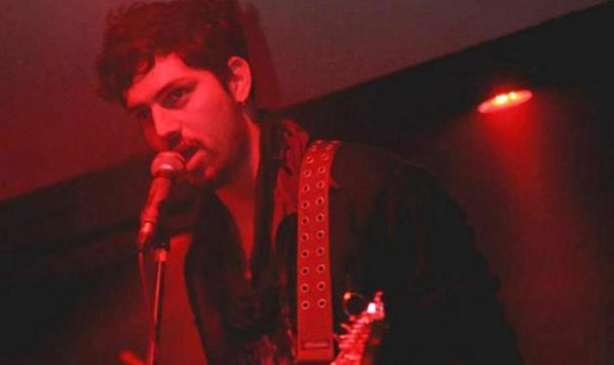 Σοκ: Νεκρός 21χρονος τραγουδιστής – Πέθανε από ηλεκτροπληξία πριν τη συναυλία του