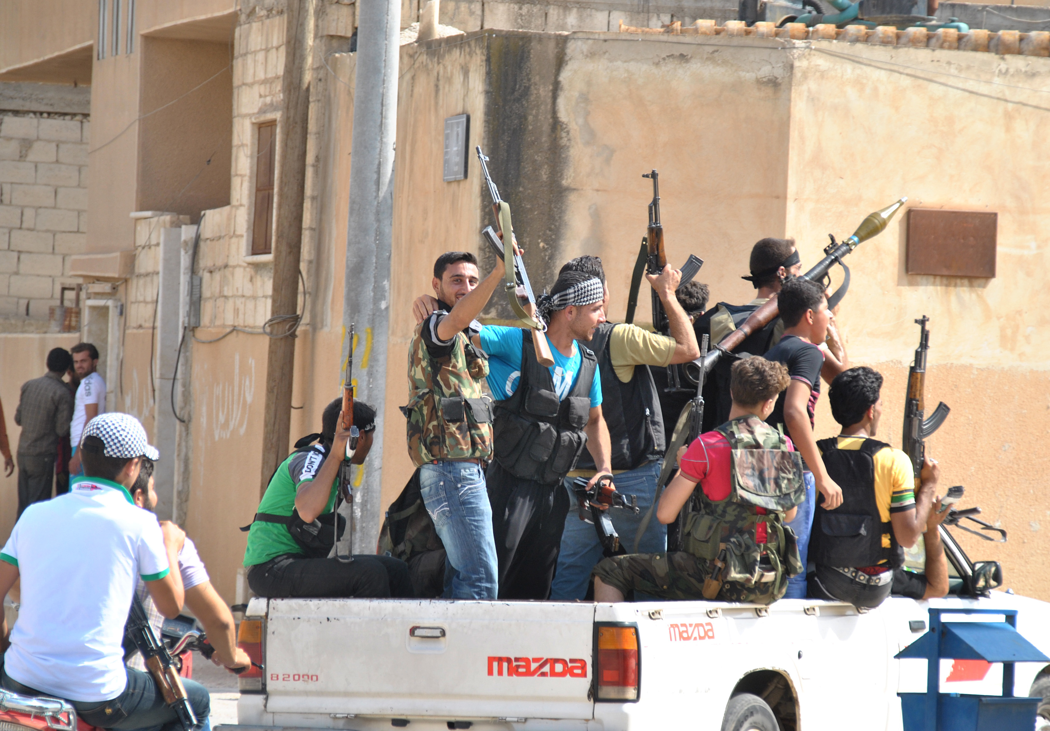 Ο συριακός στρατός χτυπά με όλμους άμαχο πληθυσμό – Τουλάχιστον 16 νεκροί