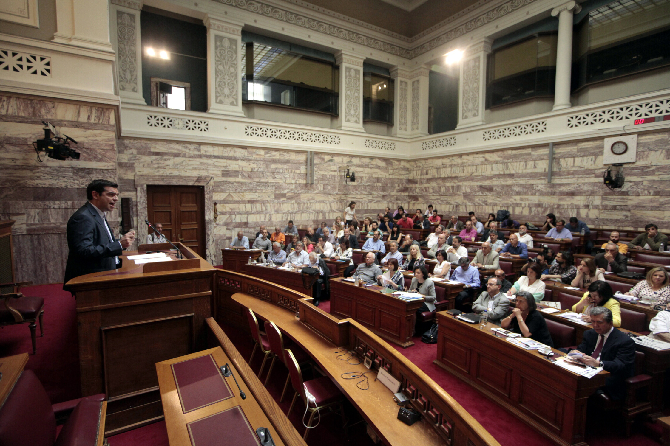 Ο ΣΥΡΙΖΑ μιλά για άρωμα εκλογών από τα νομοσχέδια για τη μικρή ΔΕΗ και τον αιγιαλό