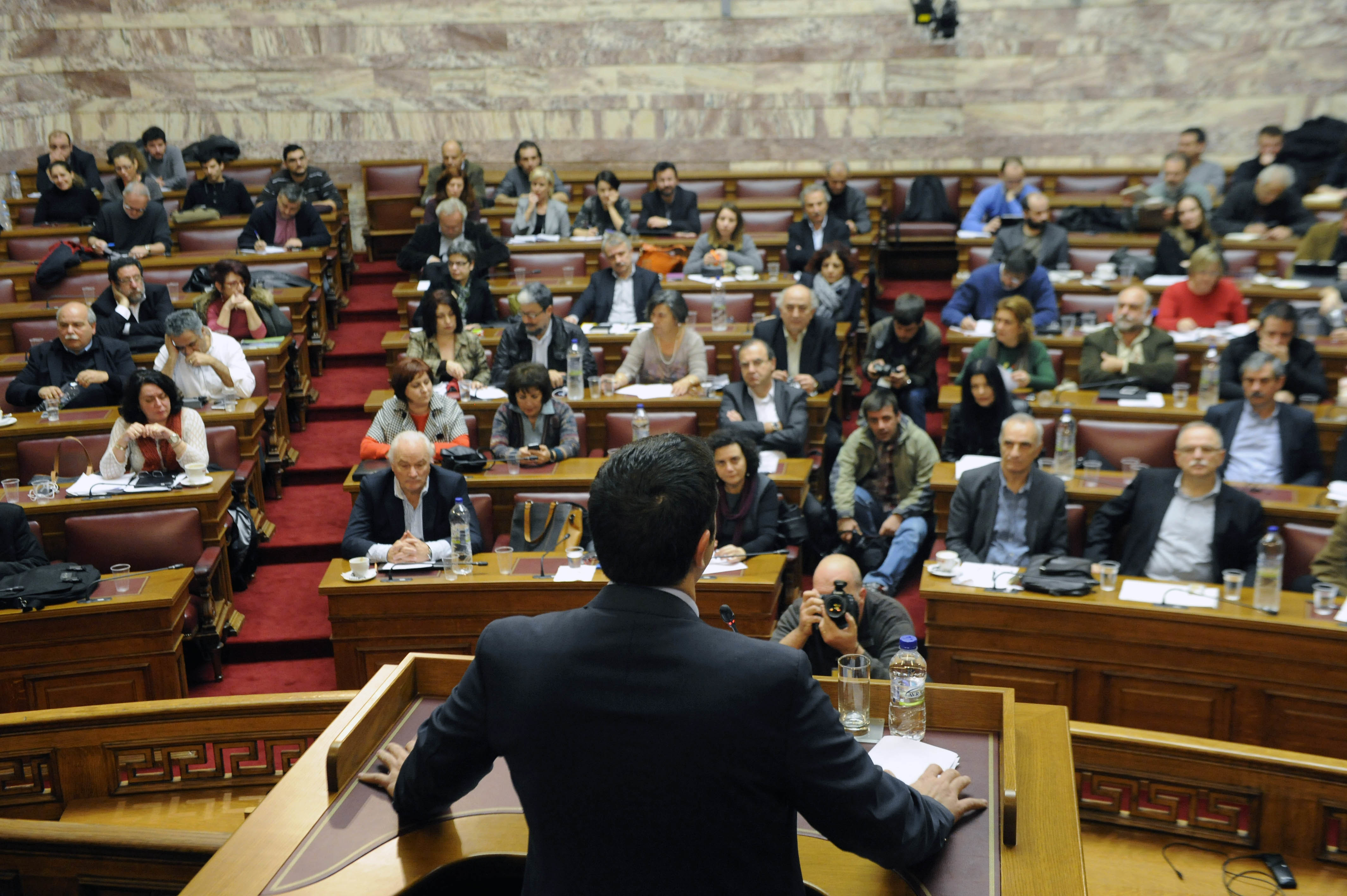 Ο ΣΥΡΙΖΑ αποφάσισε κανόνες καλής συμπεριφοράς των βουλευτών του