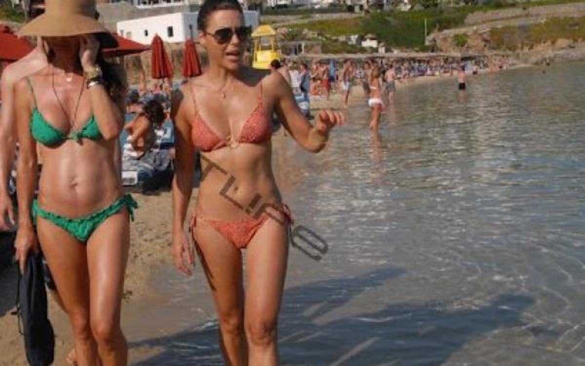 Σ. Φειδά: Σέξι εμφάνιση στη Μύκονο μαζί με τον σύντροφό της!