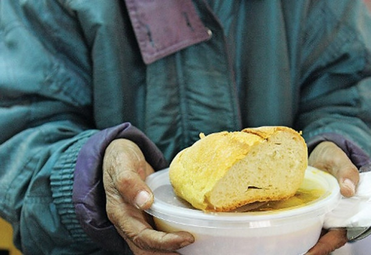 1.300 μερίδες φαγητού καθημερινά στη Μητρόπολη Κυδωνίας