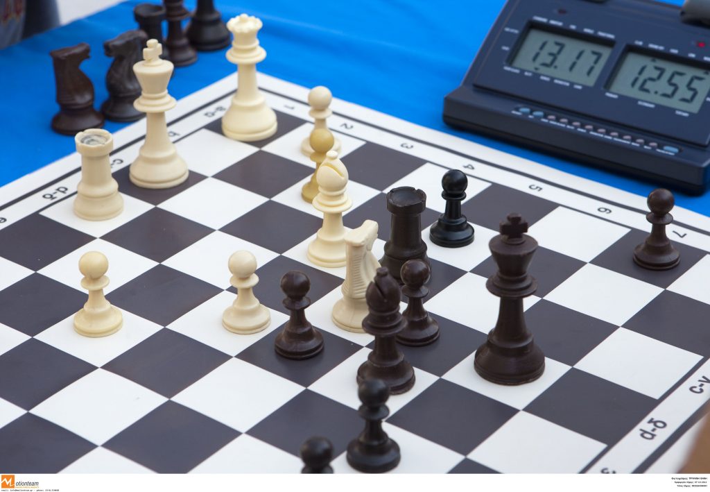 Οι βουλευτές δοκιμάζονται… στο σκάκι – Με 3 πρωταθλήτριες θα τα “βάλουν” όσοι τολμούν