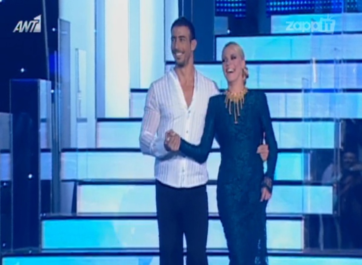 Η Ζέτα Μακρυπούλια παραλίγο να …μετρήσει τα σκαλιά!