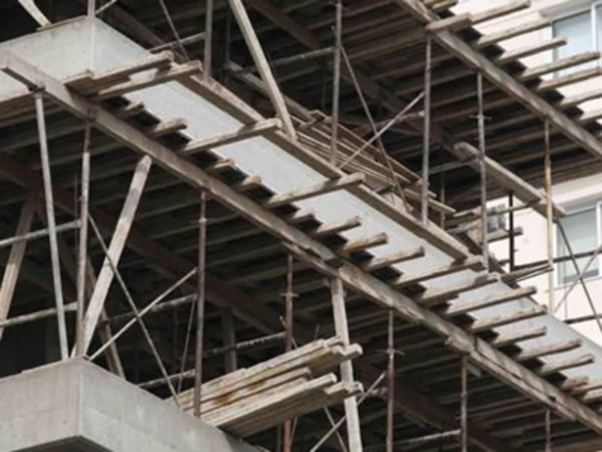 Αλιβέρι: Έπεσε από τη σκαλωσιά και σκοτώθηκε