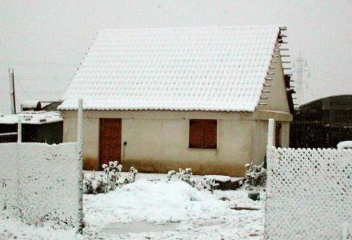 Tραγικό τέλος για ηλικιωμένη στην Αιτωλοακαρνανία – To χιόνι έσπασε το στέγαστρο και τη σκότωσε!
