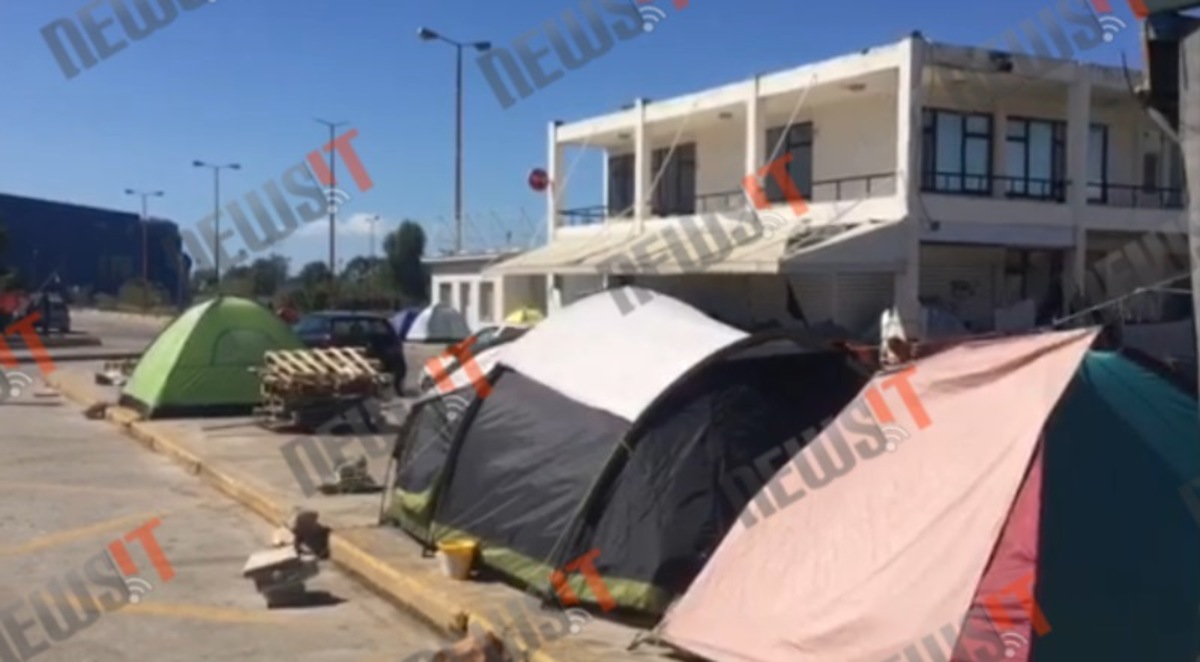 Πρόσφυγες στο Ελληνικό