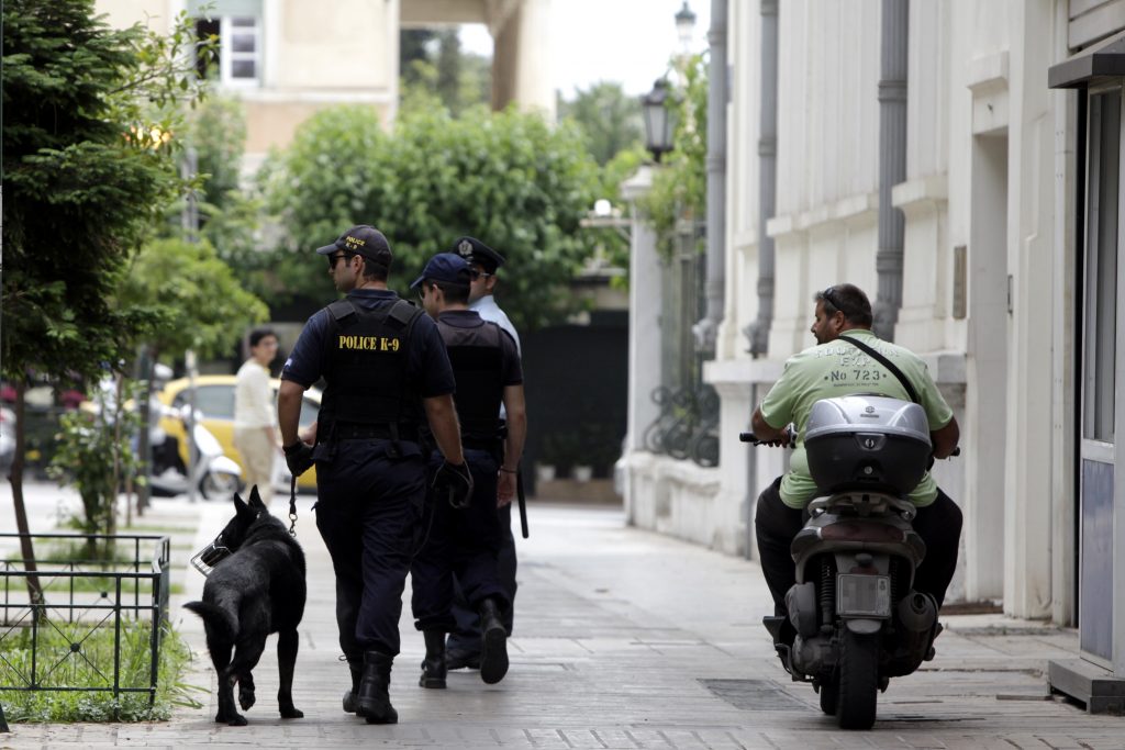 Αγρίνιο: Φάρσα για βόμβα καθυστέρησε την ομιλία Δένδια