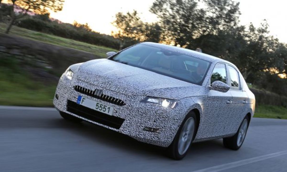 Αντίστροφη μέτρηση για την παρουσίαση της νέας Škoda Superb