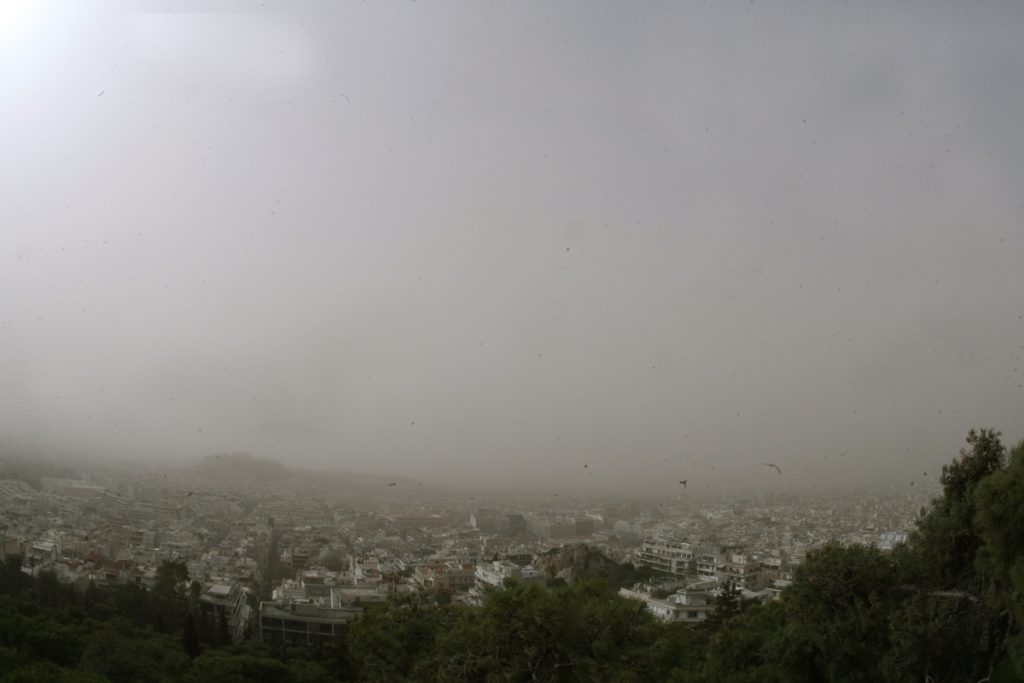 Έκτακτα μέτρα λόγω της σκόνης από την Σαχάρα!