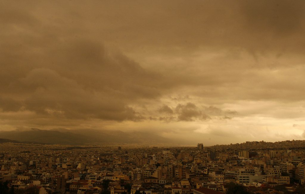 Η Κύπρος “πνίγεται” στη σκόνη