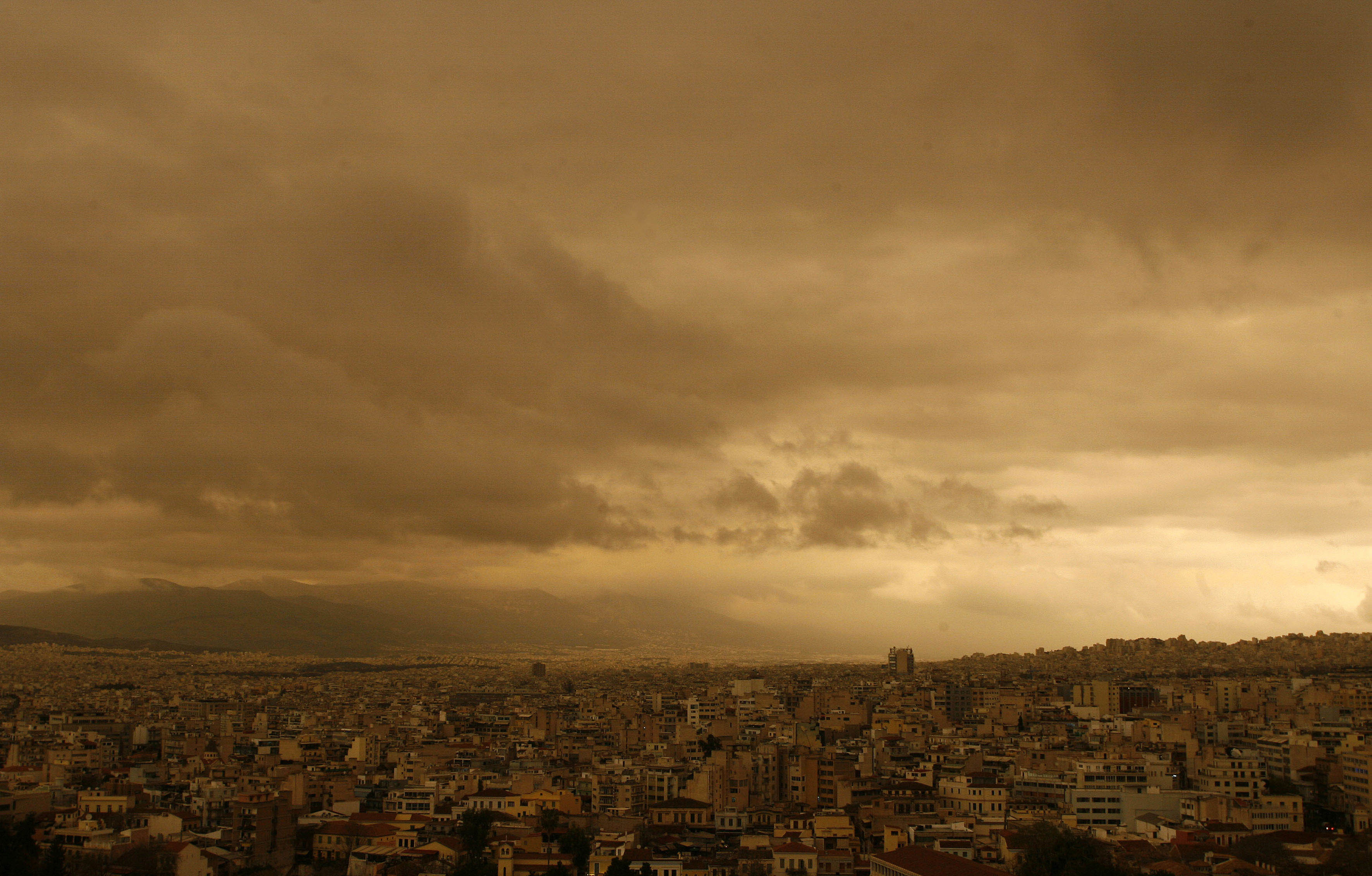 Η Κύπρος “πνίγεται” στη σκόνη
