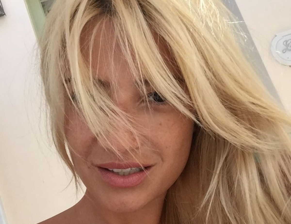 Η απίστευτη φωτογραφία της Φαίης Σκορδά στον …αέρα!