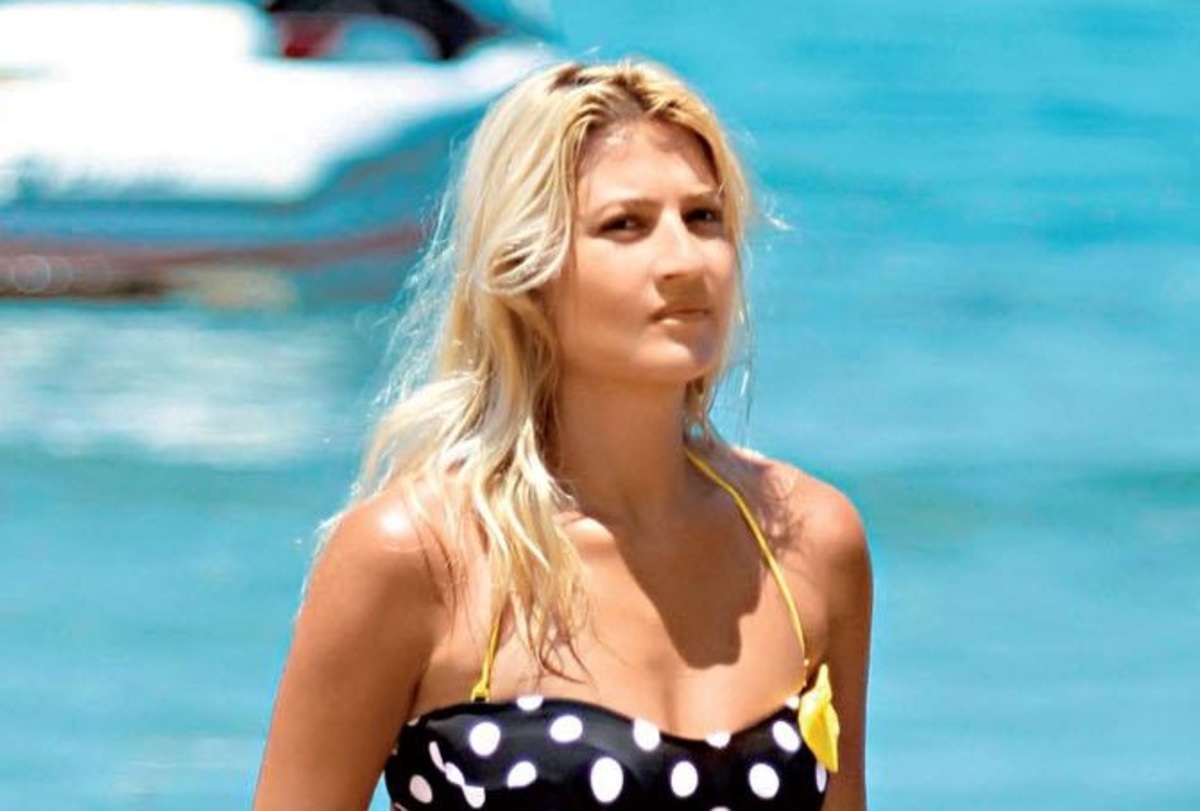 Δείτε τη Φαίη Σκορδά σε βραδινό μπάνιο!