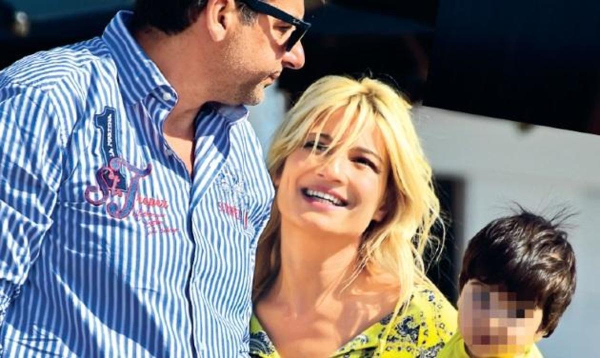 Η Φαίη Σκορδά με τα παιδιά της στην παραλία! ΦΩΤΟ
