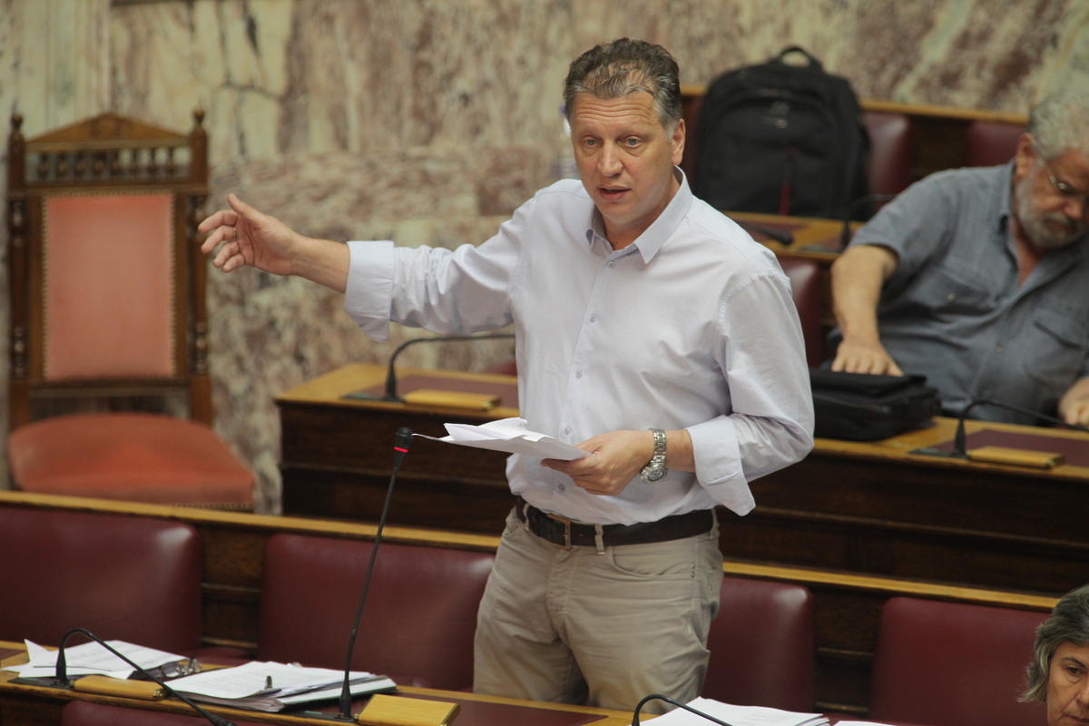 Βουλή: Την καταψήφιση του νομοσχεδίου προανήγγειλε ο βουλευτής ΣΥΡΙΖΑ Θανάσης Σκούμας