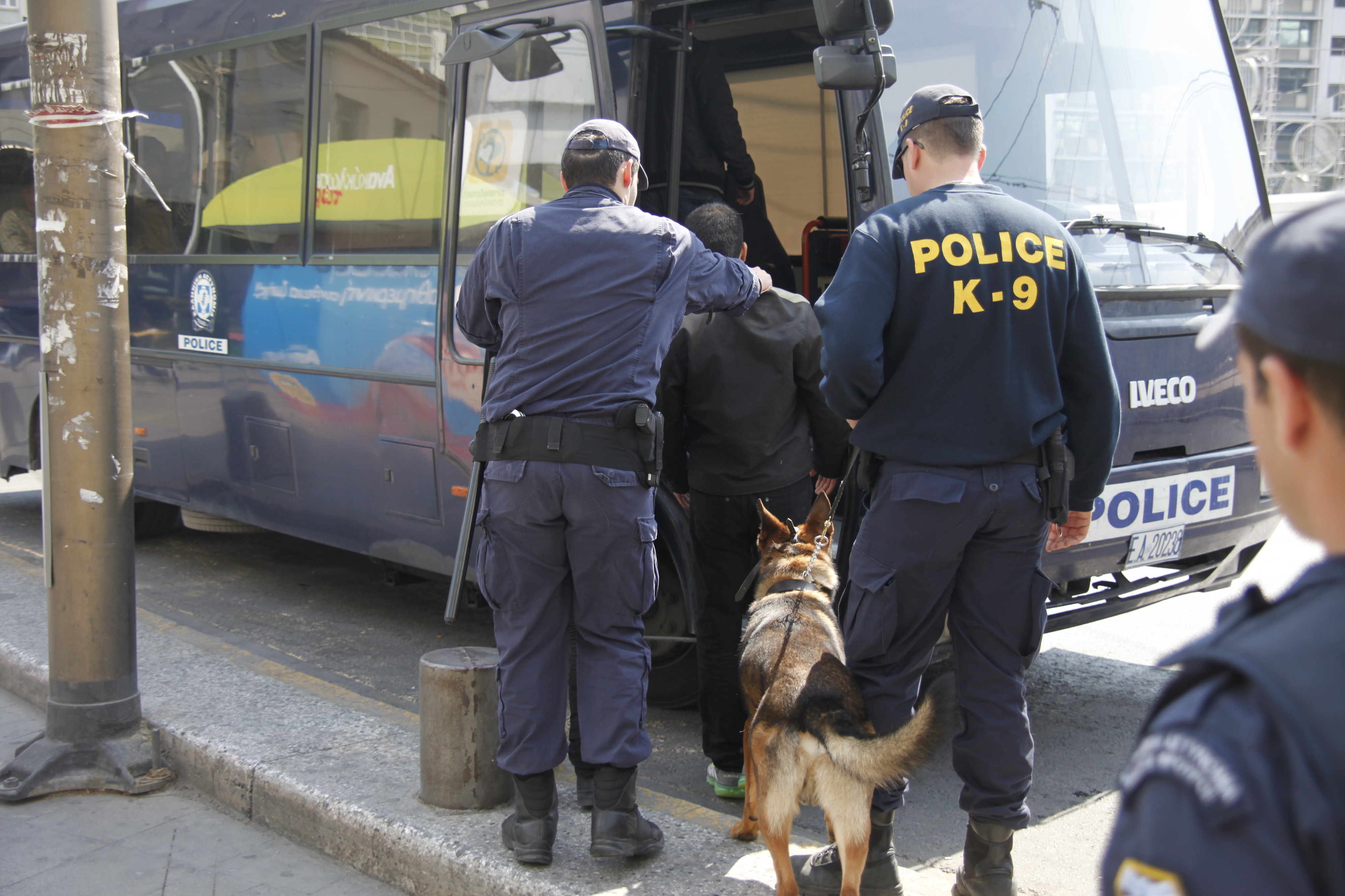 Πενταπλάσιοι έλεγχοι για την πάταξη του παρεμπορίου έγιναν το 2013