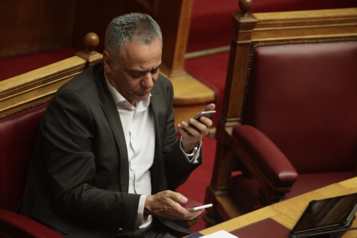 Επίθεση Σκουρλέτη σε Αρχιεπίσκοπο