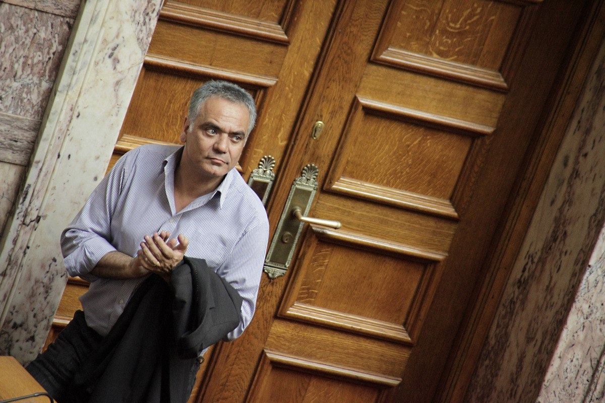 Βουλή LIVE – Σκουρλέτης: Ο Σόιμπλε ήθελε την ταπείνωση του ελληνικού λαού και να βγάλει από τη μέση τον Τσίπρα